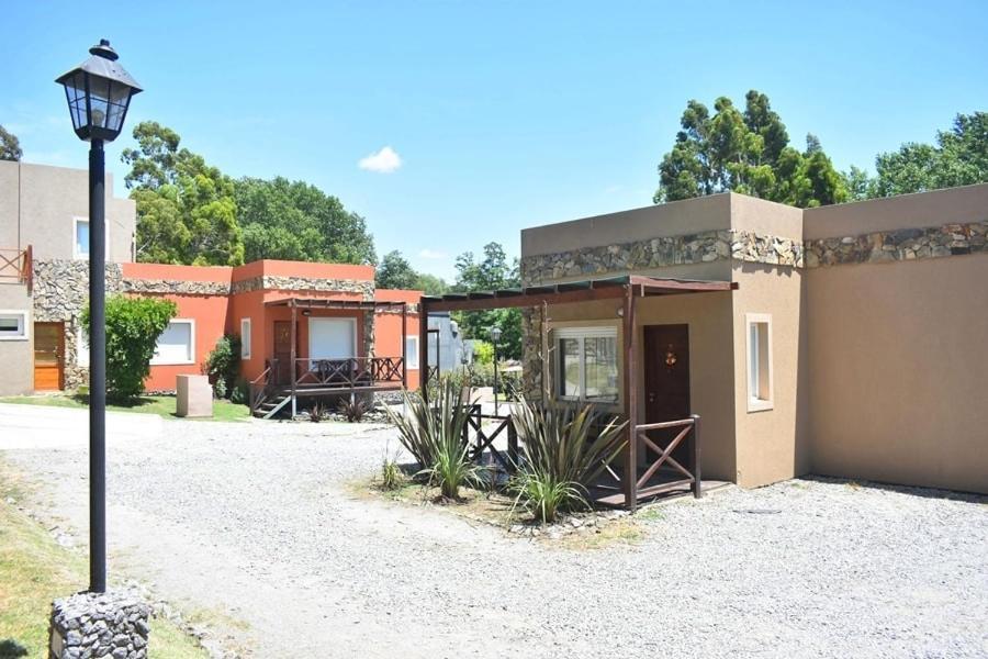 Icalma De La Sierra Aparthotel Tandil Exterior photo